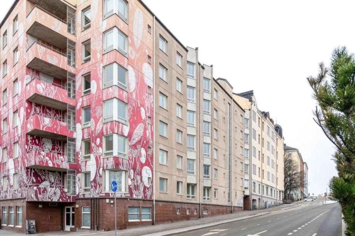 Modern Two-room Flat With Balcony Near Metro Lägenhet